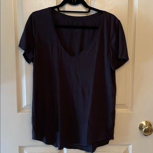 Lululemon Women’s V-neck t-shirt